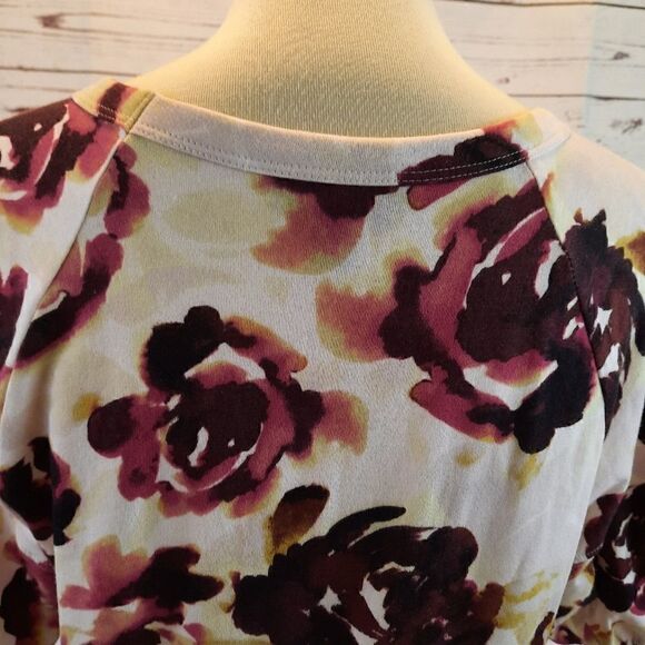 2/$20 SIMPLY VERA WANG Top - Picture 5 of 9